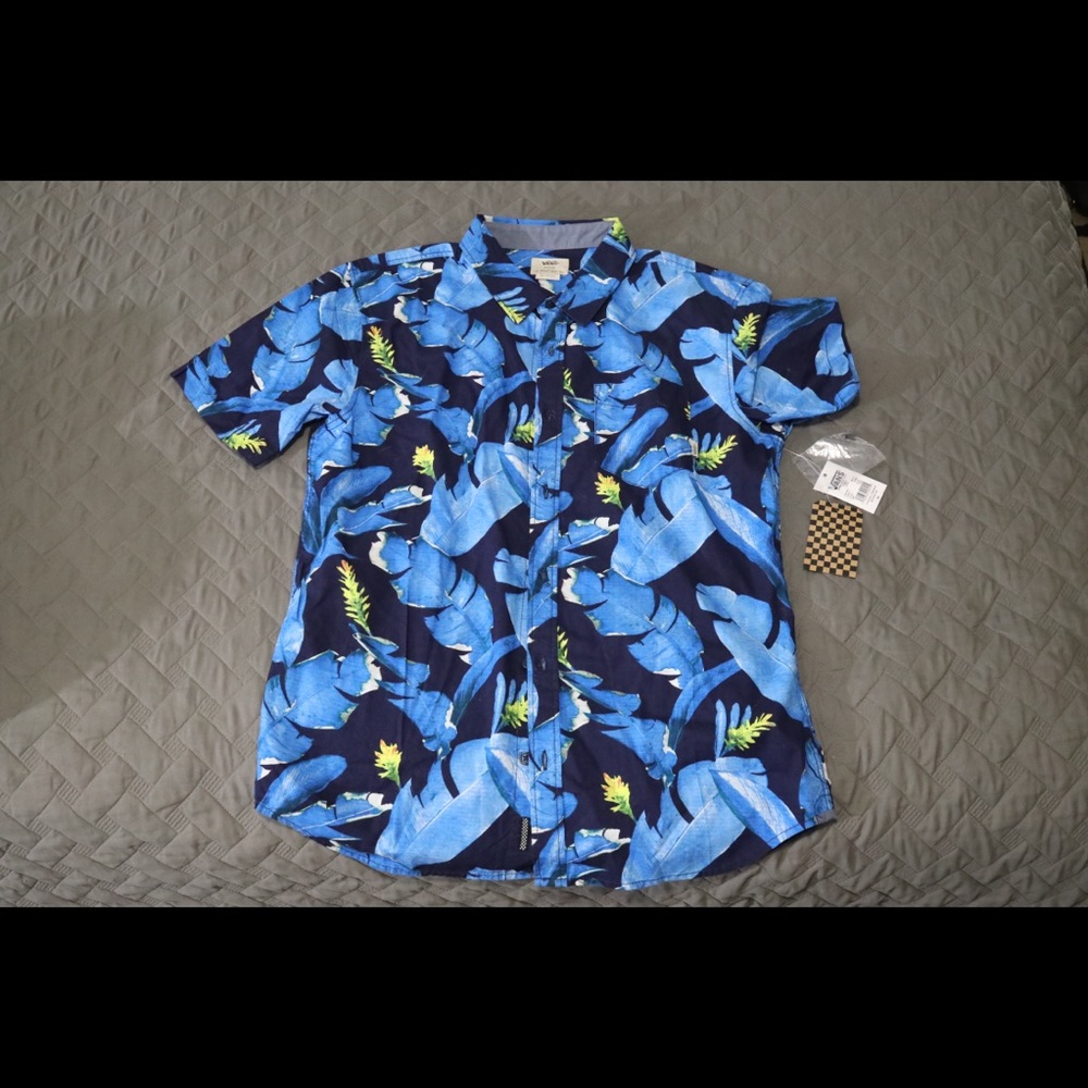 Vans medium Hawaiian button up Shirt NEW